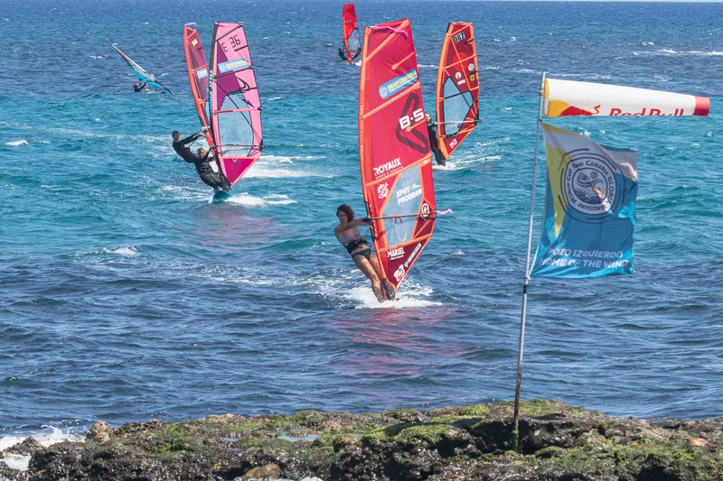 Sail with the pros — Special wave